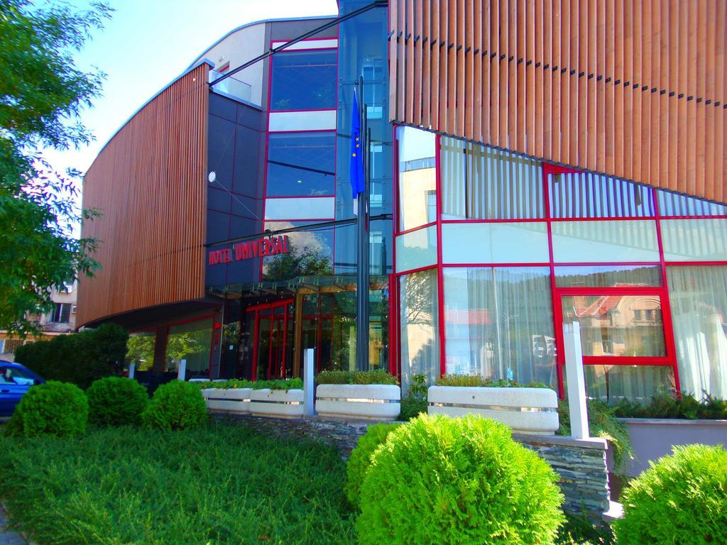 Universal Hotel Дупниця Екстер'єр фото