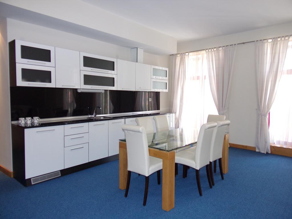 Universal Hotel Дупниця Екстер'єр фото